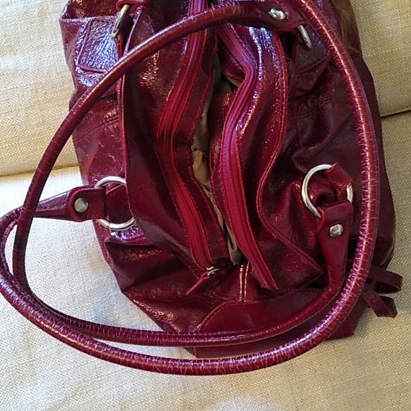Lovely Cardinal Italian Bag - Picture 11 of 11
